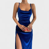 Gabriela - Vestido de veludo com fenda lateral