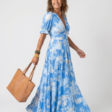 Ione | Vestido Midi Floral com Mangas Curtas e Decote em V
