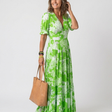 Ione | Vestido Midi Floral com Mangas Curtas e Decote em V