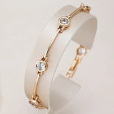 Pulseira Elegante com Zircões em Ouro