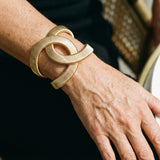 Elegante pulseira de ouro dupla