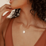 Freja | Colar com Borda Dourada