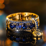 Anel antigo em ouro e cristal azul