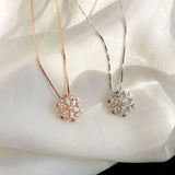 Colar Krystal com Flocos de Neve Brilhantes em Ouro e Prata