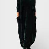 Saskia™ | Elegante vestido de veludo com bolsos