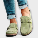Mocassins ortopédicos femininos com fivela decorativa