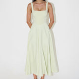 Nelia | Vestido com decote quadrado