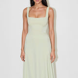Nelia | Vestido com decote quadrado