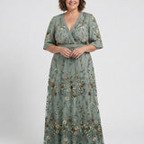 Evadne | Vestido Maxi Bordado com Decote em V