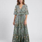 Evadne | Vestido Maxi Bordado com Decote em V