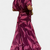 Florendra | Vestido Longo com Padrão Floral e Decote em V